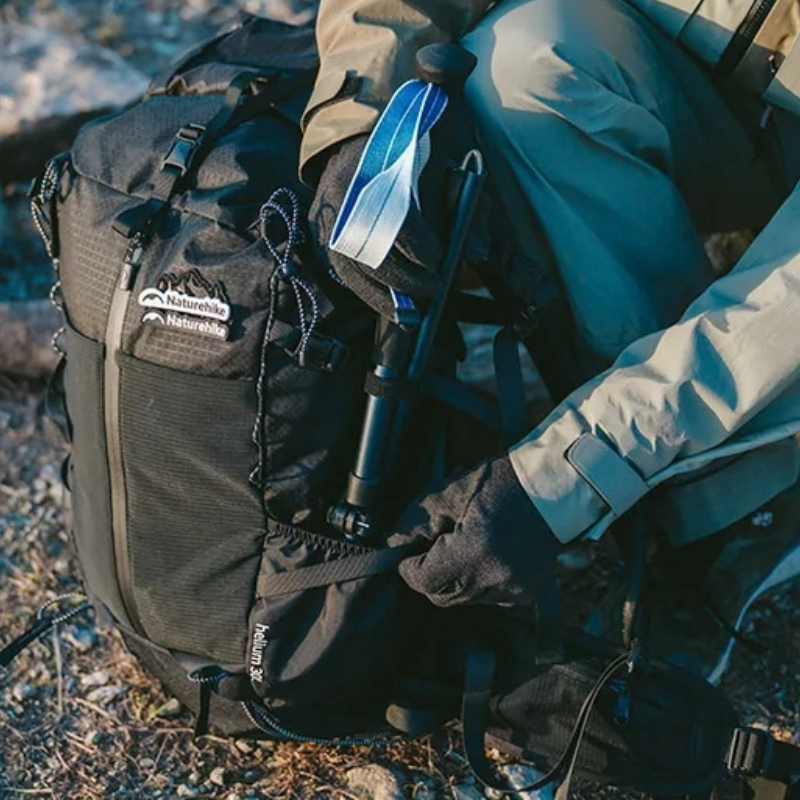 Naturehike hliníková skládací treková hůlka Gale Pro (115-135cm) 242g - černá